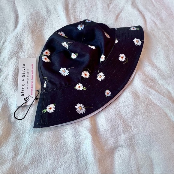 Alice + Olivia Reversible Daisy Floral Beach Sun Bucket Hat OS, NWT - Picture 4 of 6